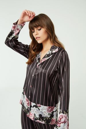 Siyah Çizgili Çiçek Detaylı Saten Pijama Takımı
