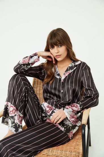 Siyah Çizgili Çiçek Detaylı Saten Pijama Takımı
