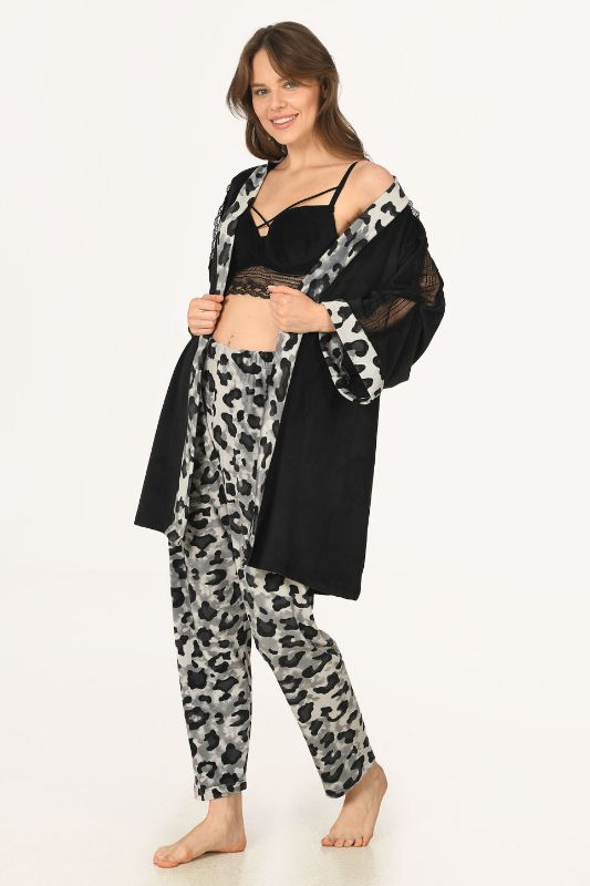 Vintage inspired oversized scream hoodie