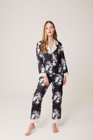 Siyah Beyaz Saten Önden Düğmeli Çiçekli Pijama Takımı