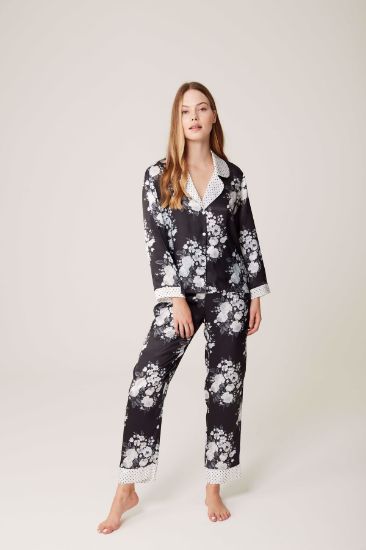 Siyah Beyaz Saten Önden Düğmeli Çiçekli Pijama Takımı