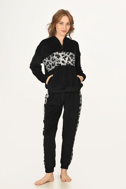 Printed sweatshirt with hood