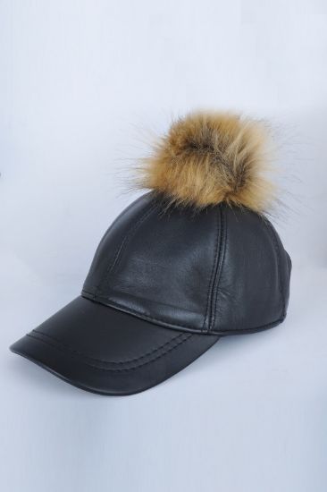 Siyah Tek Ponponlu Deri Şapka