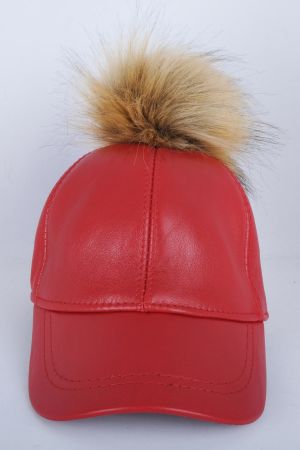 Kırmızı Tek Ponponlu Deri Şapka