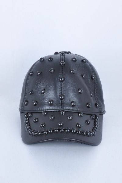 Az Boncuklu Siyah Deri Şapka