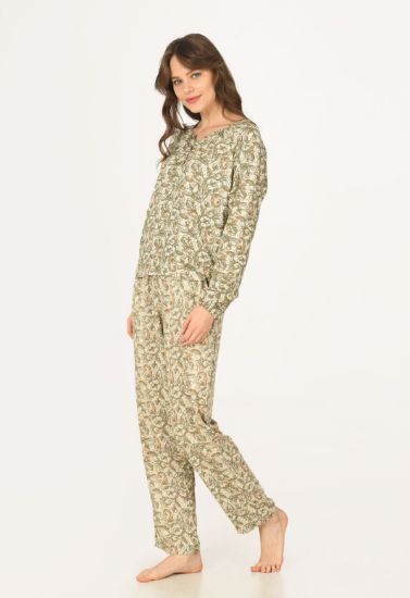 Ekru Renkli Yaprak Desenli Pijama Takımı