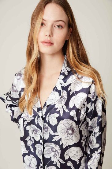 Lacivert Beyaz Çiçekli Saten Pijama Takımı